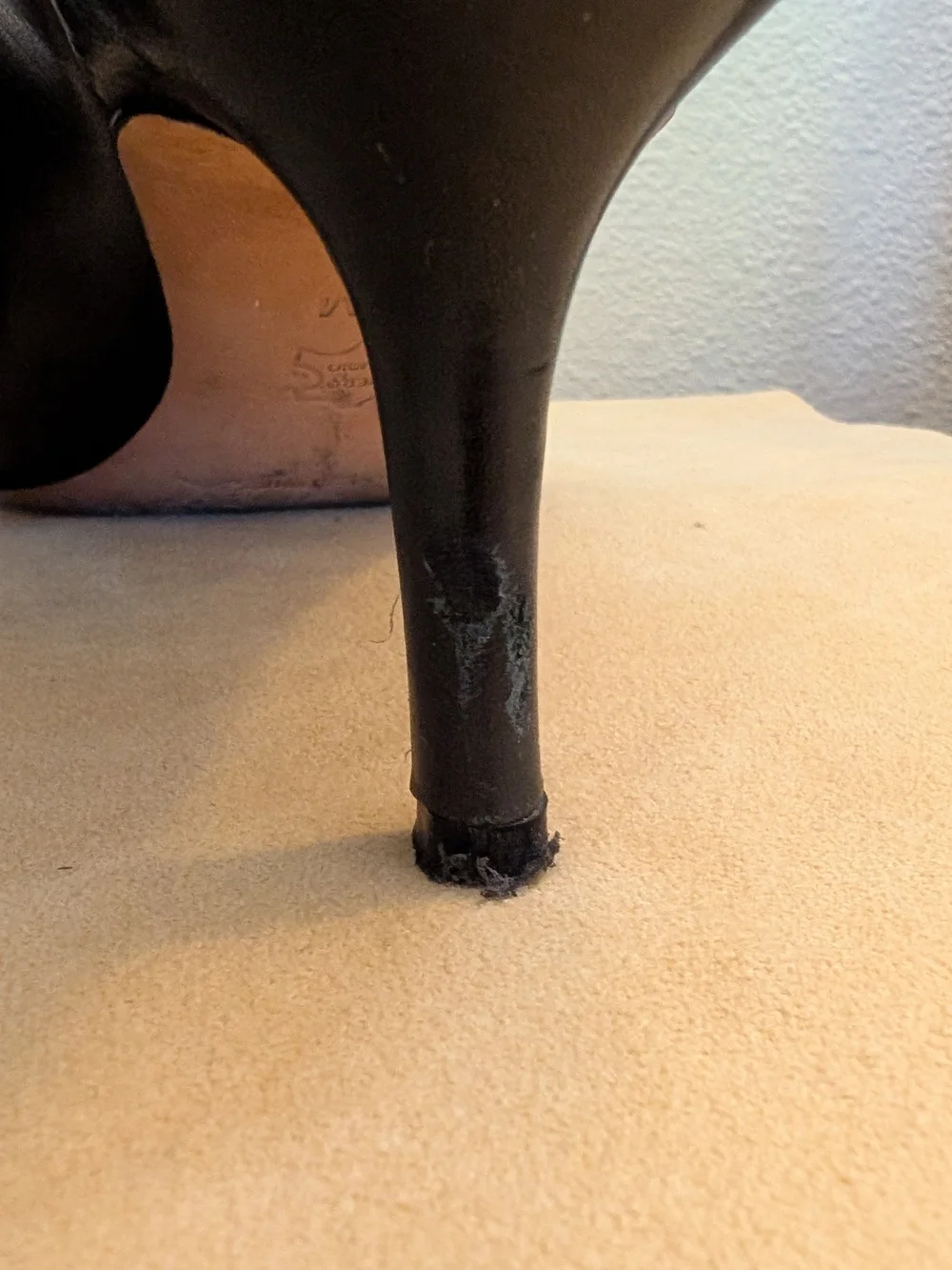 Via Spiga Black Leather Pointed-Toe Pumps